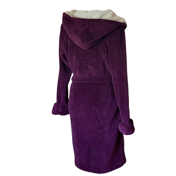 Victoria’s Secret Robe Sherpa Lined Size SP BURGUNDY WINE COLOR Excellent Con… - Picture 3 of 7
